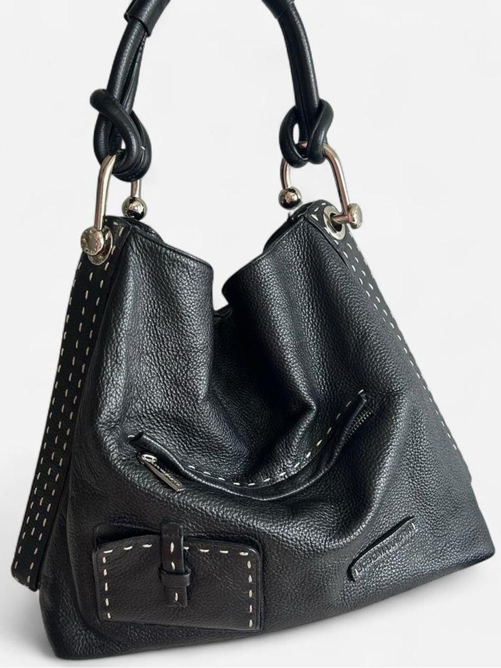 BCBG genuine leather Y2K shoulder bag 🖤